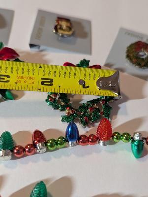 Christmas Fashion Brooches Christmas Wreath & Poinsettia Pine Cone Brooches & Light-Up Necklace #6