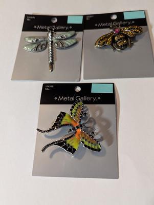 Metal Gallery Rhinestone Pendants Butterfly Dragonfly & A Bee #12