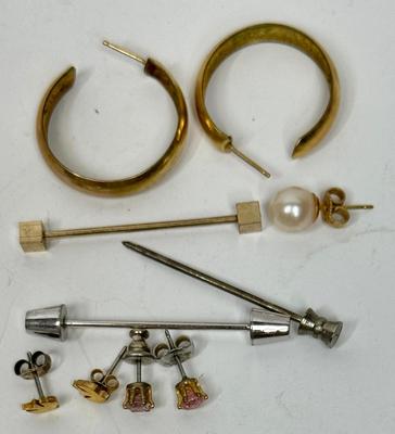 Sale Photo Thumbnail #273: In fair to good used condition. Misc. stud earrings, most not matched, stick pins, and hoop earrings.