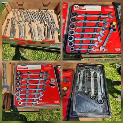 Large lot of Craftsman Ratcheting Wrenches 1 Metric sets 942404 942405
