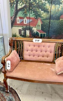 Furniture - Edwardian Setee w tufted back & damaged arm (easy repair) & screen