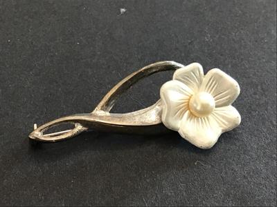Vintage Flower Brooch