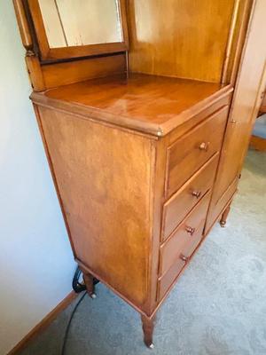 CHIFFOROBE WARDROBE OR GENTLEMAN’S CLOSET