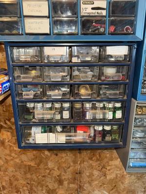 Sale Photo Thumbnail #1291: G124-large shop lot with several organizers

Please bring basic tools to remove these from the wall