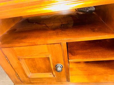 KINCAID ENTERTAINMENT STAND