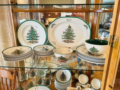 SPODE ENGLAND CHRISTMAS TREE DINNERWARE