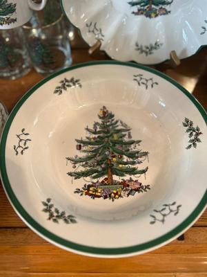 SPODE ENGLAND CHRISTMAS TREE DINNERWARE
