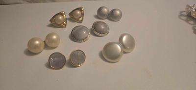 Earrings lot