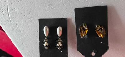 Lot of earrings