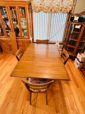 BEAUTIFUL LIKE NEW VINTAGE HEYWOOD WAKEFIELD DROP LEAF DINING TABLE AND CHAIRS