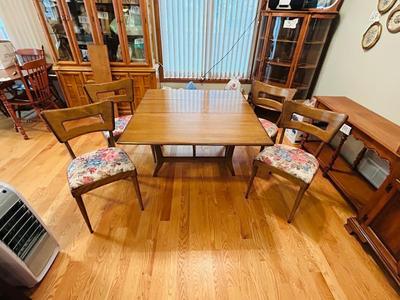 BEAUTIFUL LIKE NEW VINTAGE HEYWOOD WAKEFIELD DROP LEAF DINING TABLE AND CHAIRS