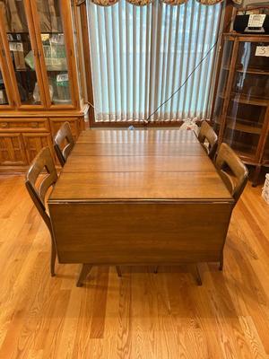 BEAUTIFUL LIKE NEW VINTAGE HEYWOOD WAKEFIELD DROP LEAF DINING TABLE AND CHAIRS