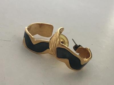 Sale Photo Thumbnail #35: See attached pictures