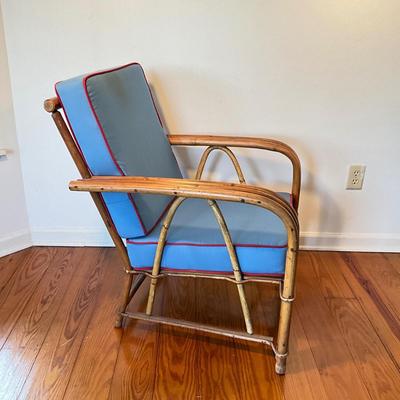 Sale Photo Thumbnail #126: Measures 33"H x 24"W x 27"D, seat height 15.5" x seat depth 19"
Excellent condition