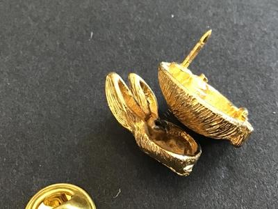Marked Gold Crown Bobble Head Spring Rabbit pin Brooch