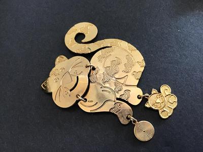 Kitty Brooch