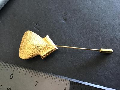 Large Crystal/ Glass Pin