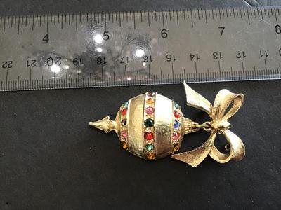 Vintage Holiday Brooch