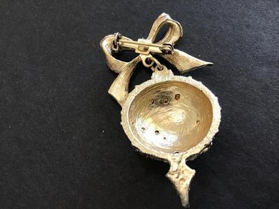Vintage Holiday Brooch