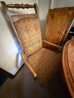 Sale Photo Thumbnail #1507: DR9 Dining set