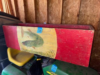 Sale Photo Thumbnail #1548: S14 Old wood box