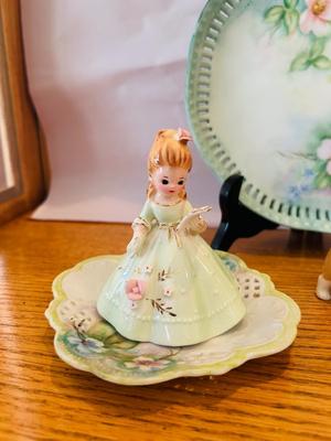 PRETTY LITTLE BELL, CORGY, PLATE AND EGG SHELL VASE