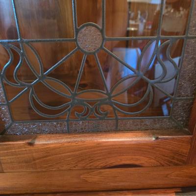 LOT 1D: Beautiful Wooden Corner China Cabinet
