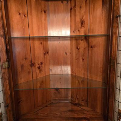 LOT 1D: Beautiful Wooden Corner China Cabinet