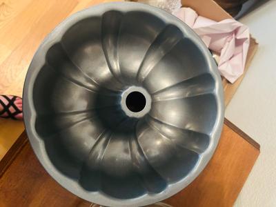 MUFFIN PANS, MIXING BOWL, BUNT PAN, CAKE PANS, TUPPERWARE MEASURING CUPS