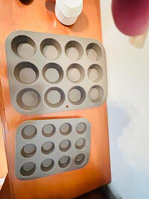 MUFFIN PANS, MIXING BOWL, BUNT PAN, CAKE PANS, TUPPERWARE MEASURING CUPS