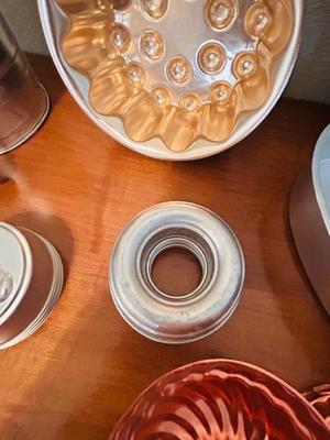 SPECIALTY BAKING PANS, FLOWER SIFTER, LIQUID MEASURING CUP