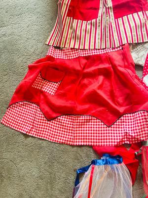NOT EXACTLY JUNE CLEVERS APRONS BUT CLOSE