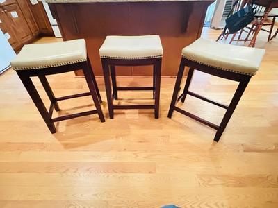 3 STYLISH BARSTOOLS