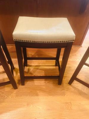 3 STYLISH BARSTOOLS
