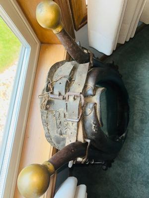 ANTIQUE LEATHER HORSE COLLAR/HAMES WESTERN ART WALL MIRROR WITH BRASS BALLS