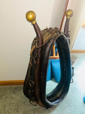 ANTIQUE LEATHER HORSE COLLAR/HAMES WESTERN ART WALL MIRROR WITH BRASS BALLS