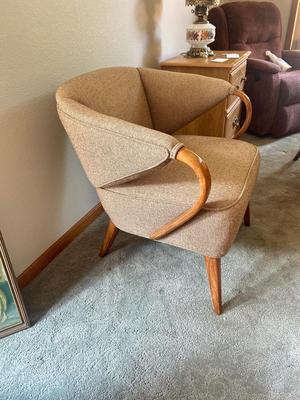 MCM LIKE NEW HEYWOOD WAKEFIELD ARMCHAIR (1of2)