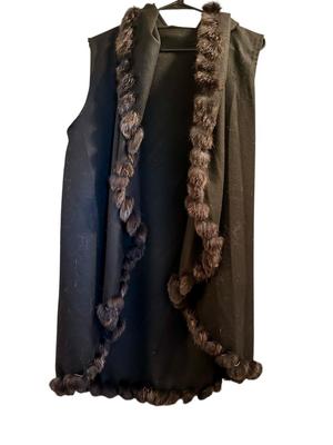 Clothing - Fur - Black vest with Rabbit trim - One size