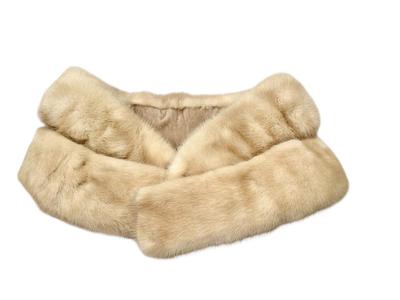 Clothing - Fur - Champagne Mink Stole