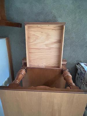 CHARLES SCHNEIDER SOFA AND COLONIAL EARLY AMERICAN ACCENT TABLE