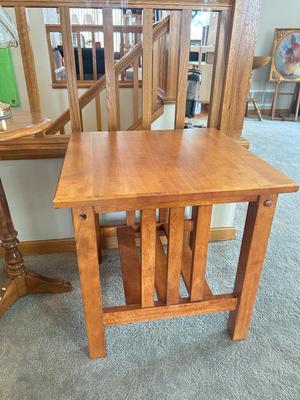 TWO ACCENT TABLES A BRASS TOUCH LAMP