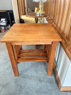 TWO ACCENT TABLES A BRASS TOUCH LAMP