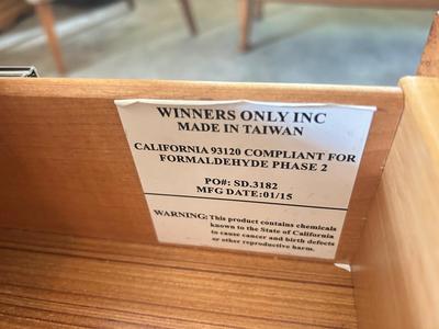 WINNERS ONLY INC SIDE TABLE AND NICE FLOOR LAMP