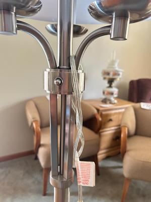 WINNERS ONLY INC SIDE TABLE AND NICE FLOOR LAMP
