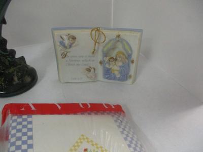 AVON Collectibles Bottles & Books