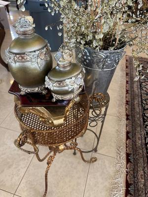 Decor - Gilt -Silver Tone & Gold Tone Decor items Plant stands