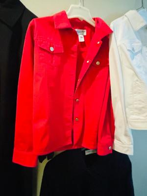 WOMENS JACKETS AND COATS SIZED SMALL-MED-LARGE