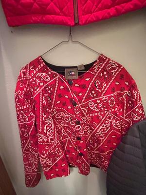 WOMENS JACKETS AND COATS SIZED SMALL-MED-LARGE