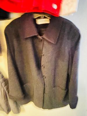 WOMENS JACKETS AND COATS SIZED SMALL-MED-LARGE