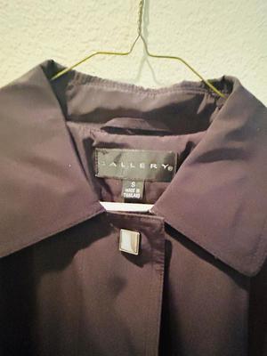 WOMENS JACKETS AND COATS SIZED SMALL-MED-LARGE